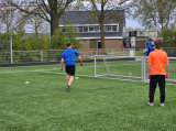 Training S.K.N.W.K. JO19-1 van donderdag 25 april 2024 (64/120)